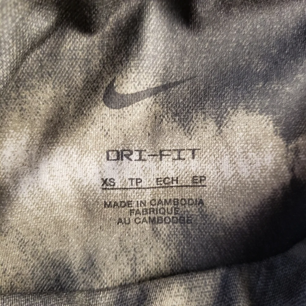 Nike One Luxe 7” Tie Dye Mid Rise Biker‎ Shorts NWT XS
